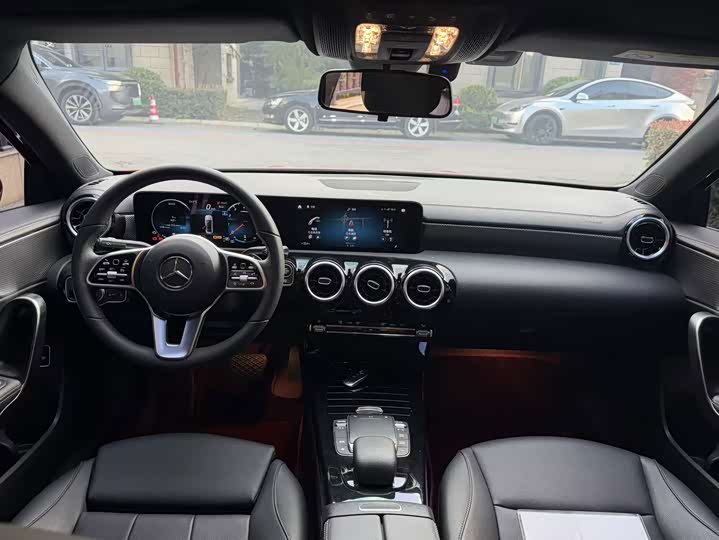 Mercedes-Benz A-Class 2022 A 180 L - zdjęcie 17