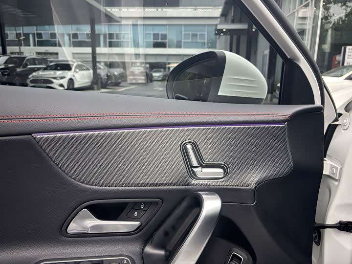 Mercedes-Benz A-Class 2023 A 200 L Fashion Edition - zdjęcie 20