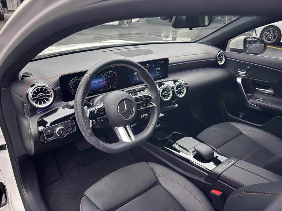 Mercedes-Benz A-Class 2023 A 200 L Fashion Edition - zdjęcie 6