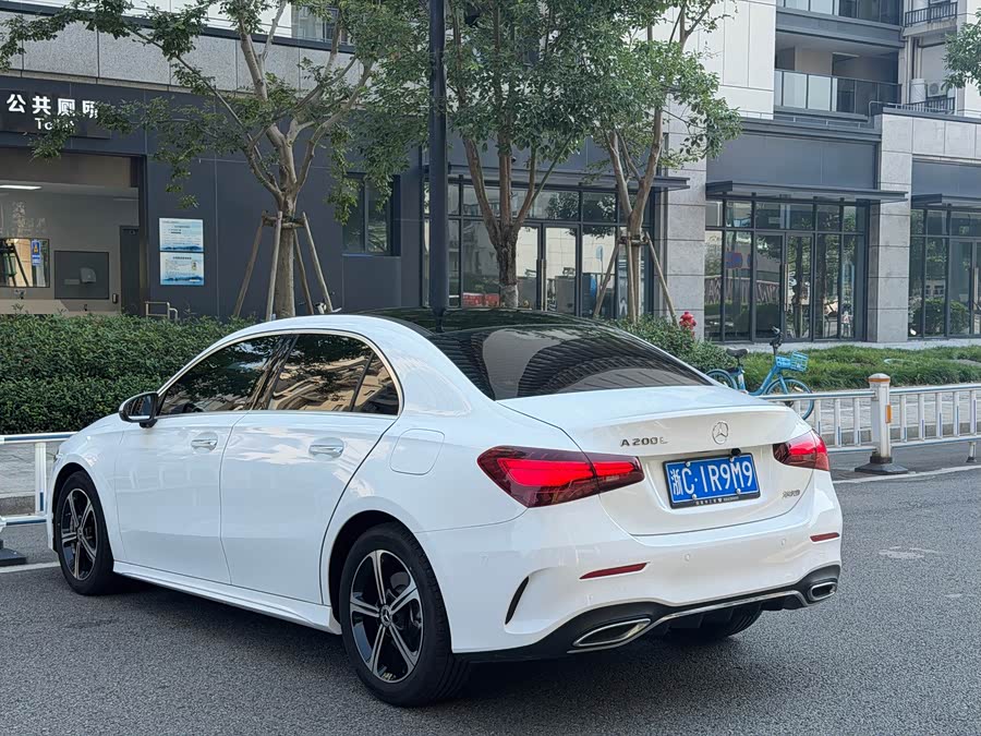 Mercedes-Benz A-Class 2024 A 200 L Fashion Edition - zdjęcie 7