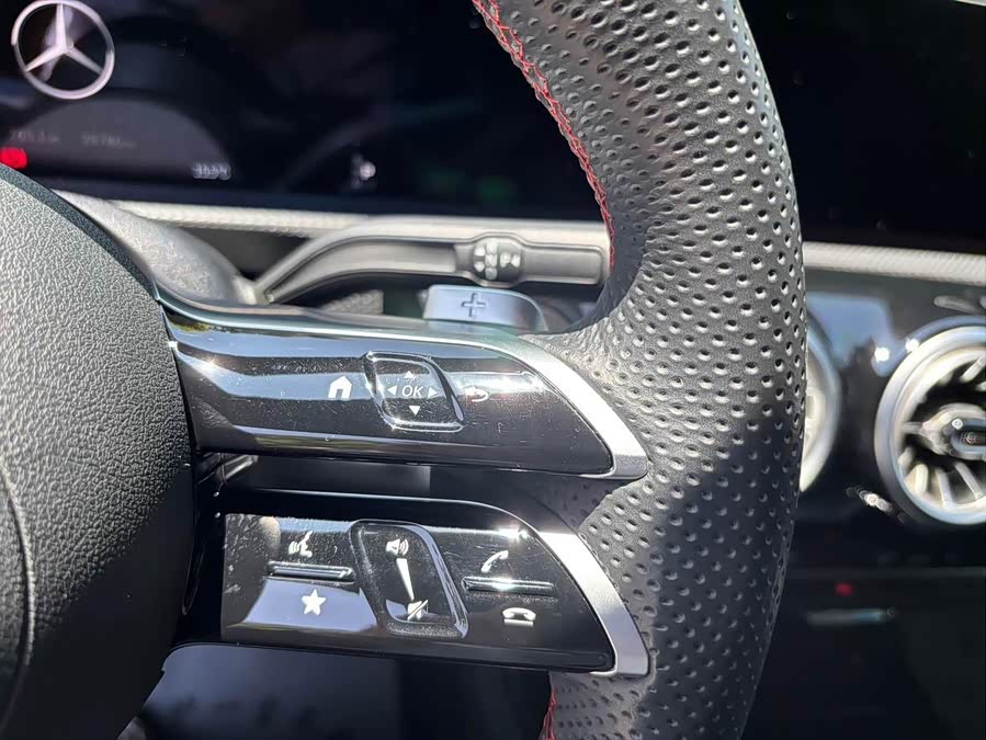 Mercedes-Benz A-Class 2024 Facelift A 200 L Fashion Edition - zdjęcie 14