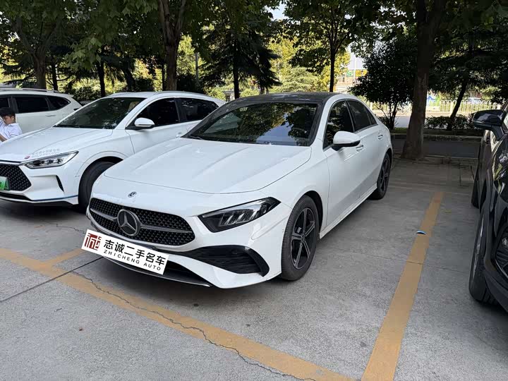 Mercedes-Benz A-Class 2024 Facelift A 200 L Fashion Edition - zdjęcie 8