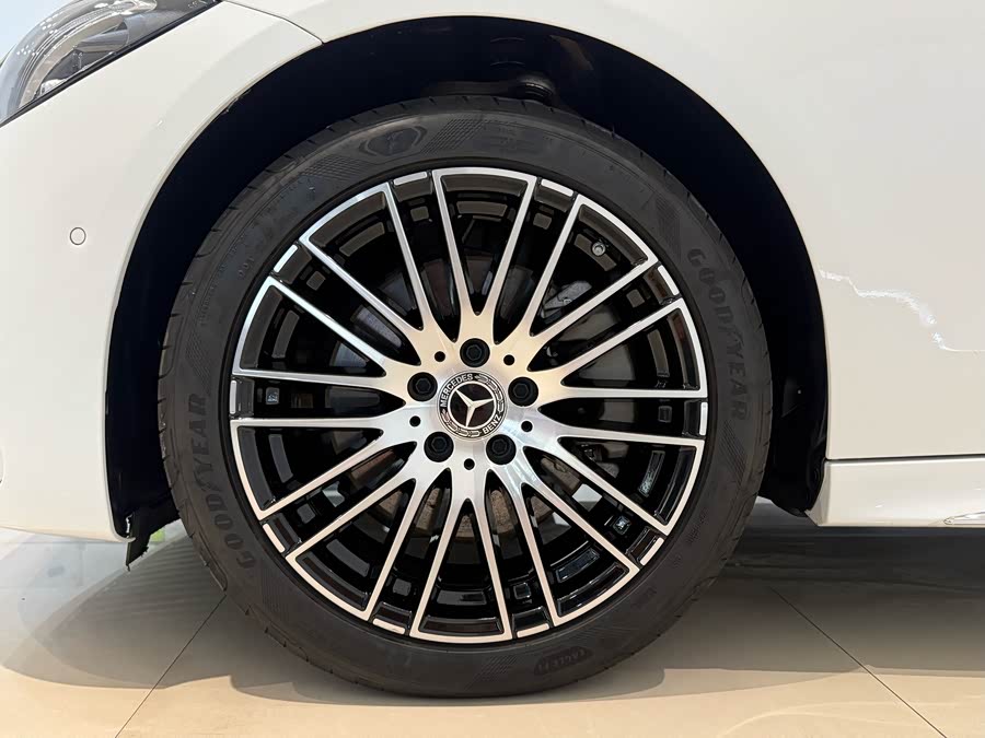 Mercedes-Benz C-Class 2023 C 260 L Sport Edition - zdjęcie 3