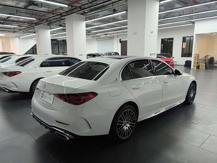 Mercedes-Benz C-Class 2024 C 260 L Sport - zdjęcie 17