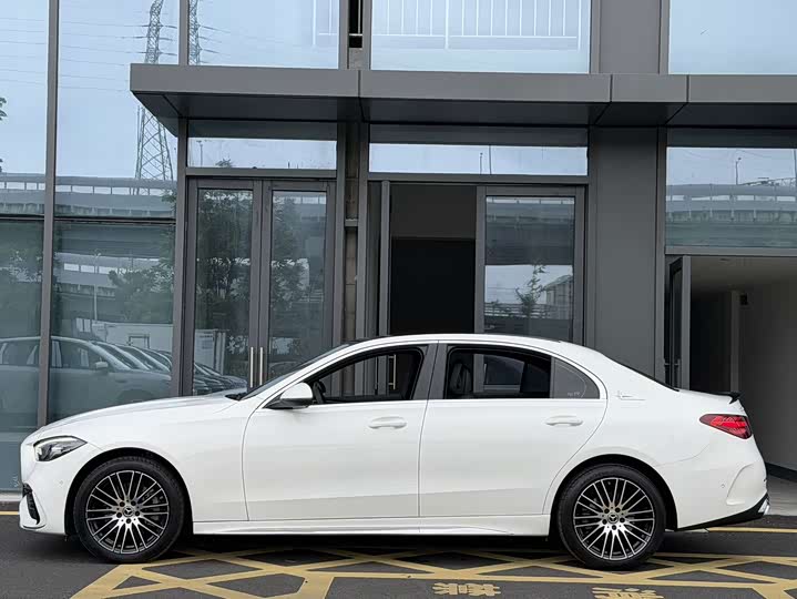 Mercedes-Benz C-Class 2024 C 260 L Sport - zdjęcie 19