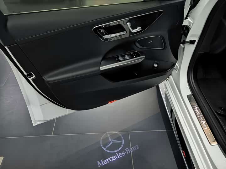Mercedes-Benz C-Class 2024 C 260 L Sport - zdjęcie 20