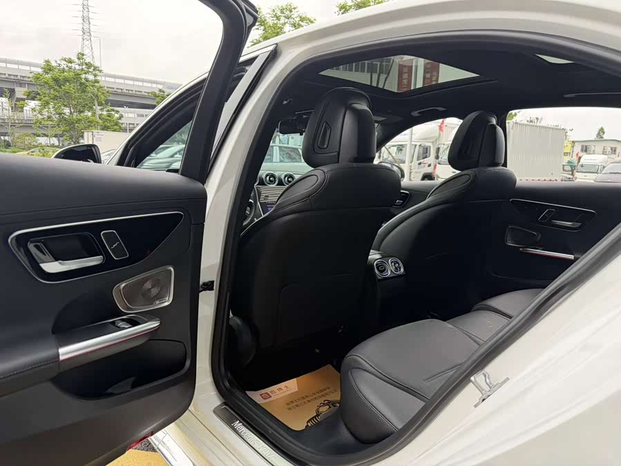 Mercedes-Benz C-Class 2024 C 260 L Sport - zdjęcie 10