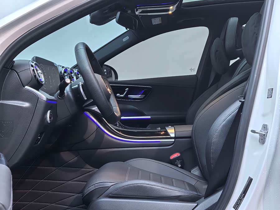 Mercedes-Benz C-Class 2024 Facelift C 260 L Sport Edition - zdjęcie 13