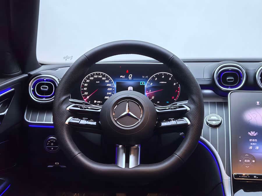 Mercedes-Benz C-Class 2024 Facelift C 260 L Sport Edition - zdjęcie 16