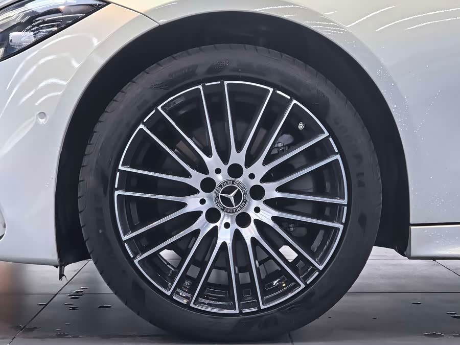 Mercedes-Benz C-Class 2024 Facelift C 260 L Sport Edition - zdjęcie 18