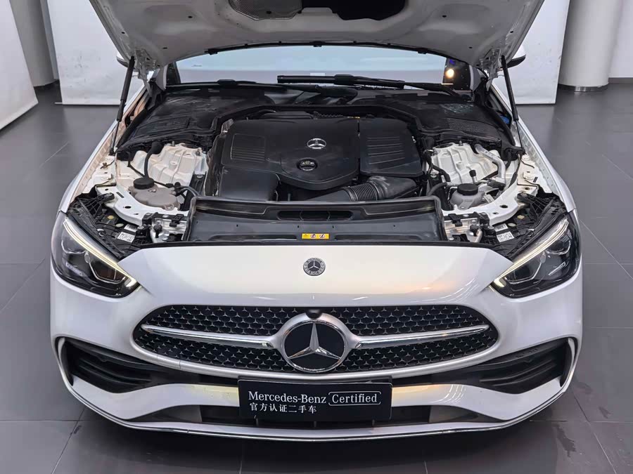 Mercedes-Benz C-Class 2024 Facelift C 260 L Sport Edition - zdjęcie 19