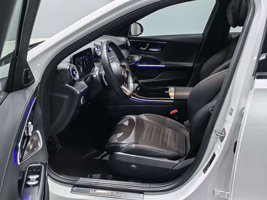 Mercedes-Benz C-Class 2025 C 260 L Night Sport - zdjęcie 17