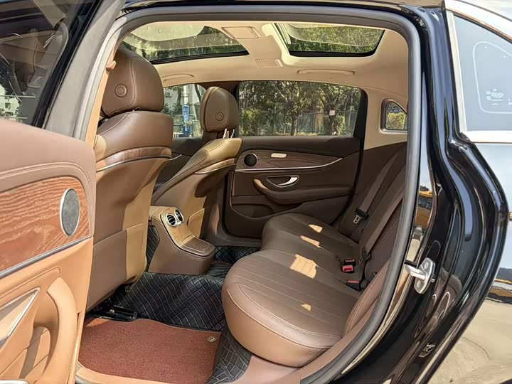 Mercedes-Benz E-Class 2023 E 260 L - zdjęcie 13