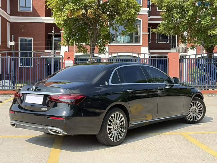Mercedes-Benz E-Class 2023 E 260 L - zdjęcie 14