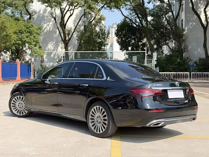 Mercedes-Benz E-Class 2023 E 260 L - zdjęcie 16