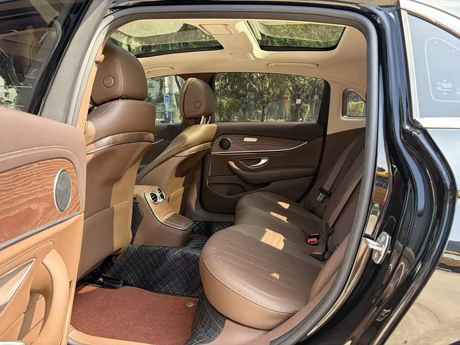 Mercedes-Benz E-Class 2023 E 260 L - zdjęcie 4