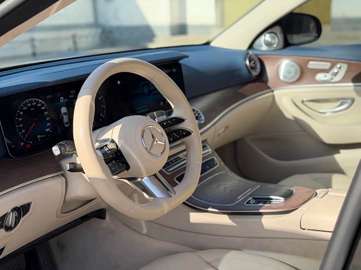 Mercedes-Benz E-Class 2023 E 300 L Fashion Edition - zdjęcie 14