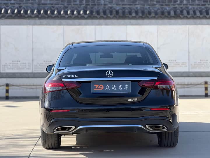 Mercedes-Benz E-Class 2023 E 300 L Fashion Edition - zdjęcie 19