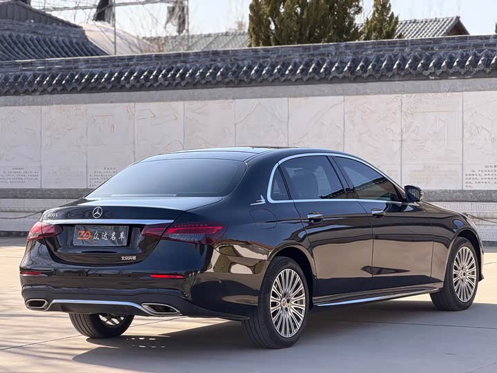 Mercedes-Benz E-Class 2023 E 300 L Fashion Edition - zdjęcie 20