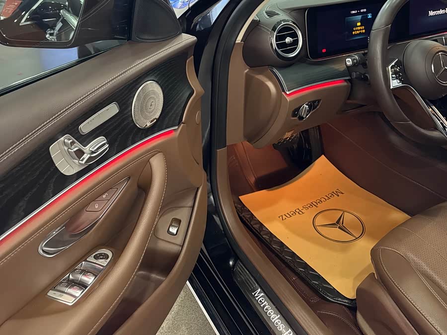 Mercedes-Benz E-Class 2023 E 300 L Luxury - zdjęcie 13