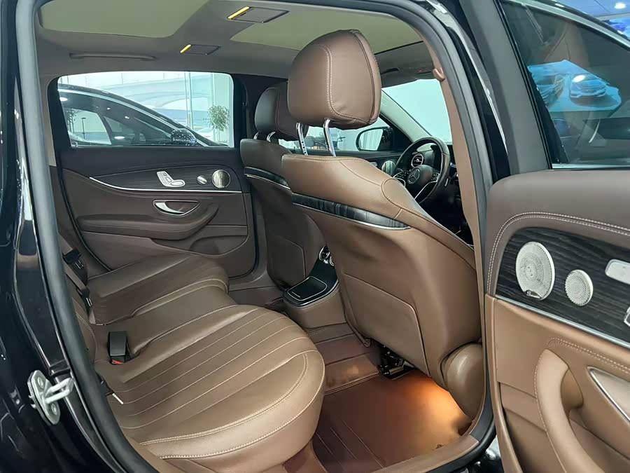 Mercedes-Benz E-Class 2023 E 300 L Luxury - zdjęcie 8