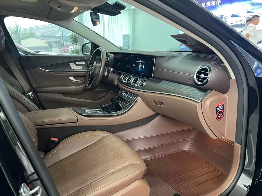 Mercedes-Benz E-Class 2023 E 300 L Luxury - zdjęcie 9