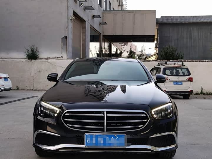 Mercedes-Benz E-Class 2023 E 300 L Sport Fashion Edition - zdjęcie 11