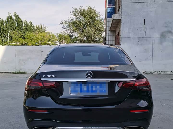 Mercedes-Benz E-Class 2023 E 300 L Sport Fashion Edition - zdjęcie 13