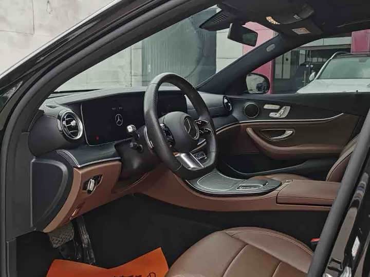 Mercedes-Benz E-Class 2023 E 300 L Sport Fashion Edition - zdjęcie 15