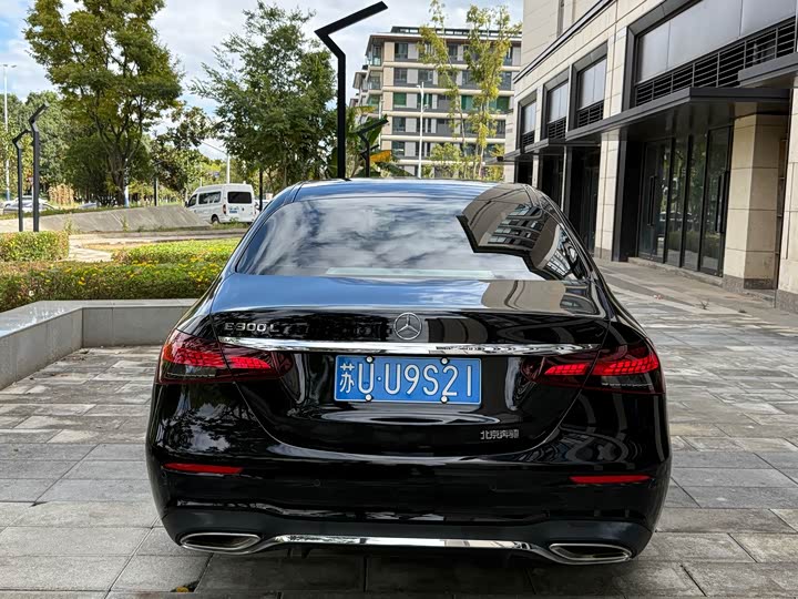 Mercedes-Benz E-Class 2023 E 300 L Sport Fashion Edition - zdjęcie 16