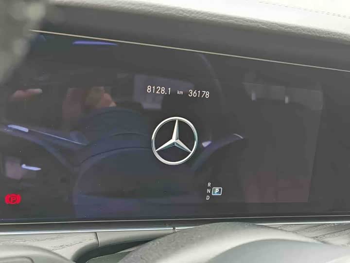 Mercedes-Benz E-Class 2023 E 300 L Sport Fashion Edition - zdjęcie 18