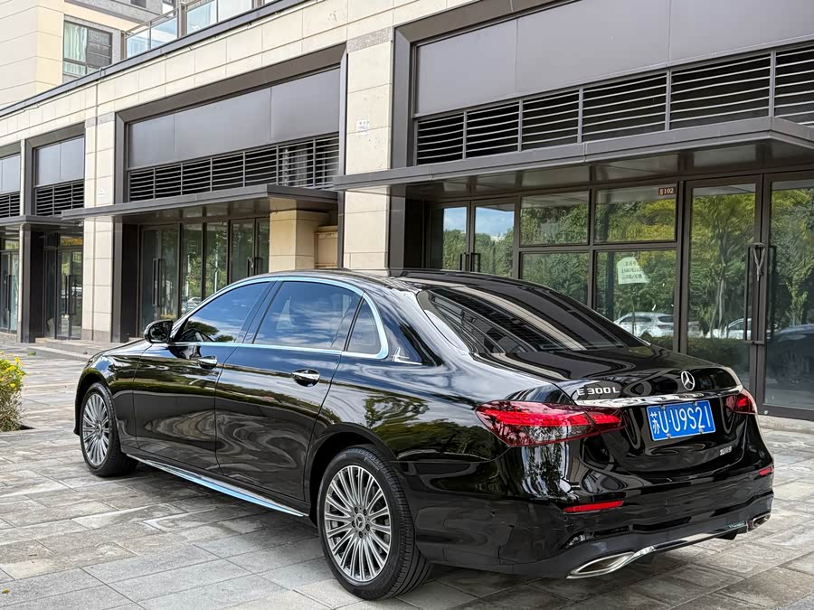 Mercedes-Benz E-Class 2023 E 300 L Sport Fashion Edition - zdjęcie 5