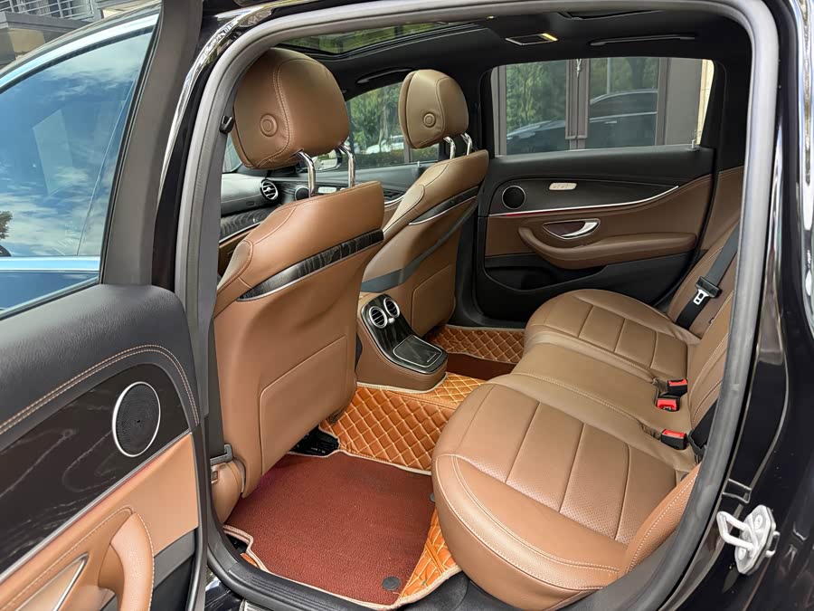 Mercedes-Benz E-Class 2023 E 300 L Sport Fashion Edition - zdjęcie 9