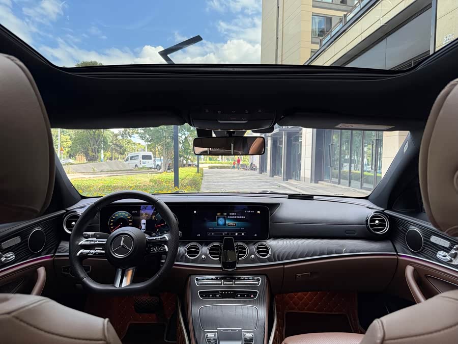 Mercedes-Benz E-Class 2023 E 300 L Sport Fashion Edition - zdjęcie 10