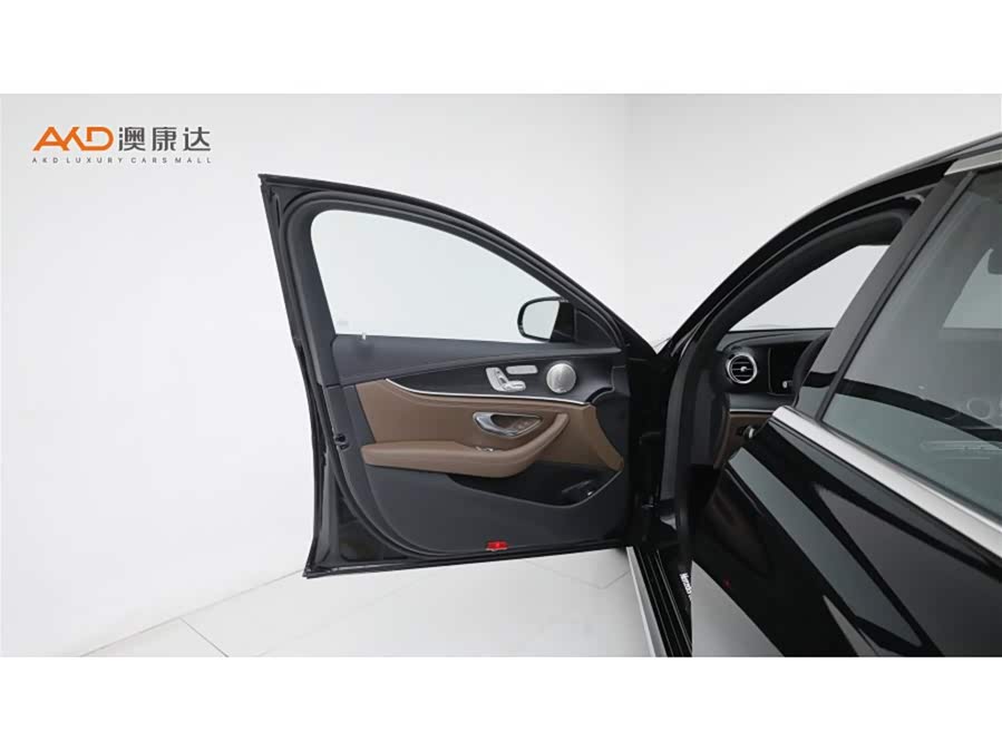 Mercedes-Benz E-Class 2023 E 300 L Sport Luxury - zdjęcie 10