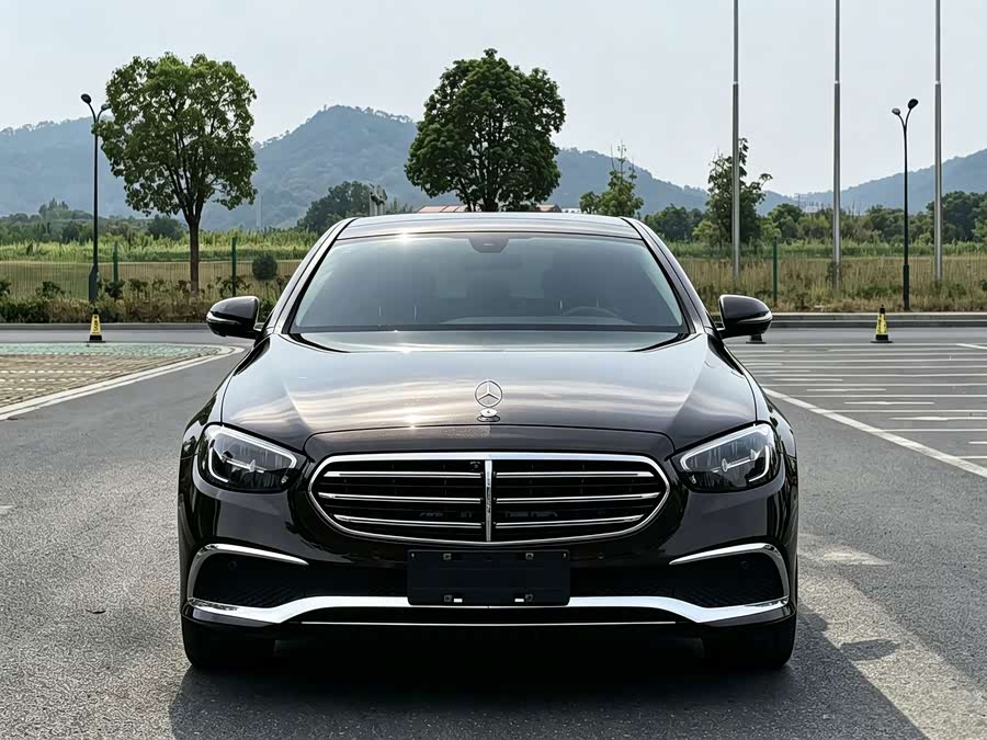 Mercedes-Benz E-Class 2023 Facelift E 300 L Fashion Edition - zdjęcie 2
