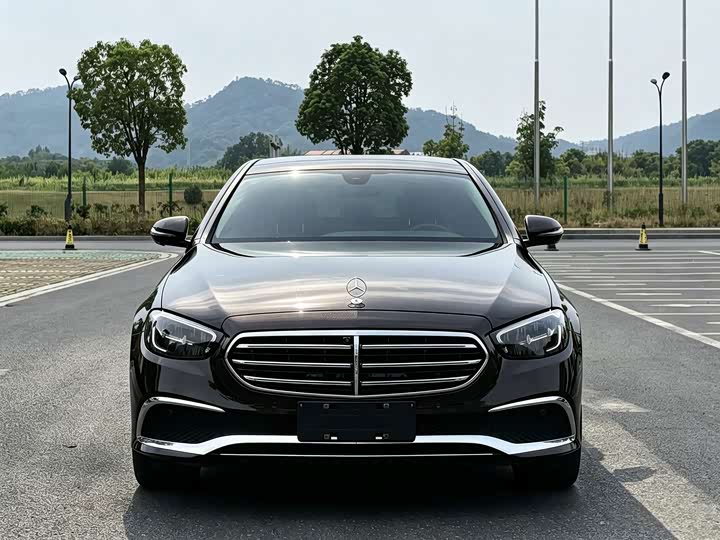 Mercedes-Benz E-Class 2023 Facelift E 300 L Fashion Edition - zdjęcie 12