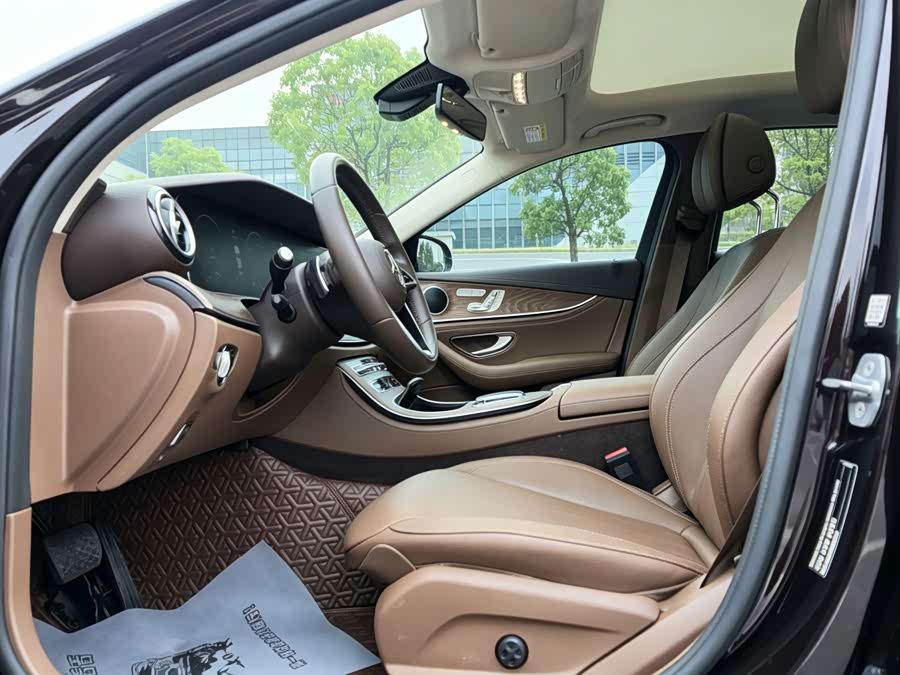 Mercedes-Benz E-Class 2023 Facelift E 300 L Fashion Edition - zdjęcie 4