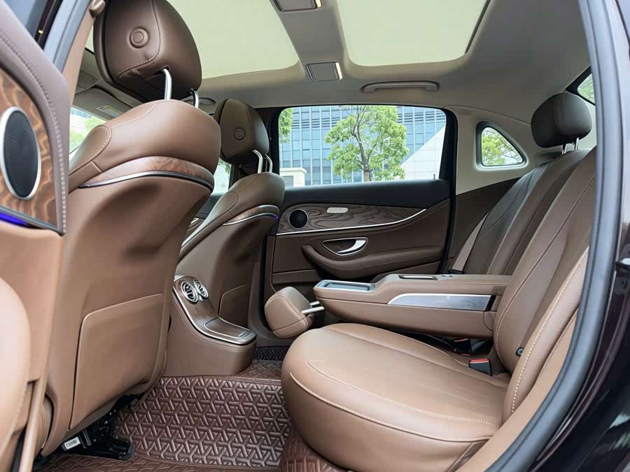 Mercedes-Benz E-Class 2023 Facelift E 300 L Fashion Edition - zdjęcie 6