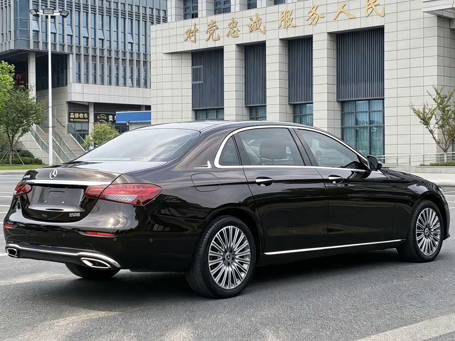 Mercedes-Benz E-Class 2023 Facelift E 300 L Fashion Edition - zdjęcie 10
