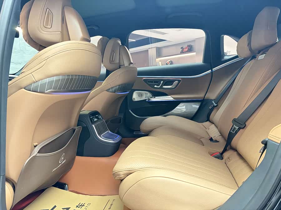 Mercedes-Benz E-Class 2024 E 300 L Luxury - zdjęcie 11