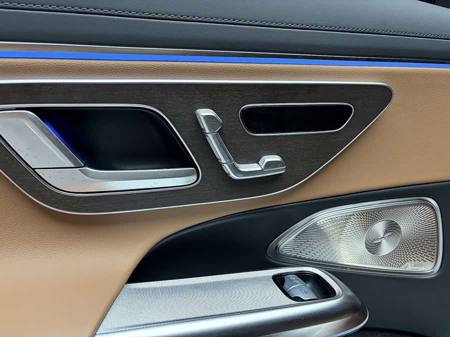 Mercedes-Benz E-Class 2024 E 300 L Luxury - zdjęcie 12