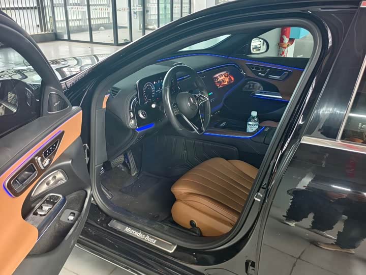 Mercedes-Benz E-Class 2024 E 300 L Luxury - zdjęcie 13