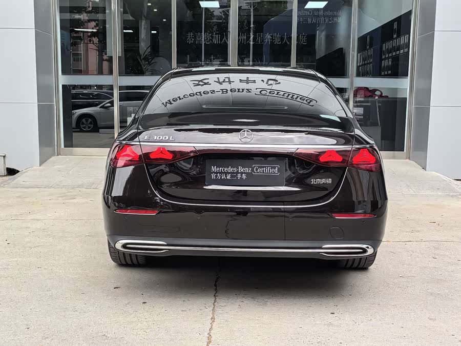 Mercedes-Benz E-Class 2024 E 300 L Luxury - zdjęcie 13