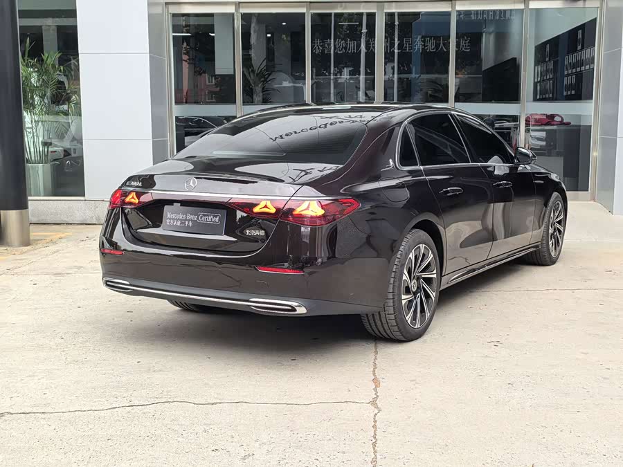 Mercedes-Benz E-Class 2024 E 300 L Luxury - zdjęcie 15