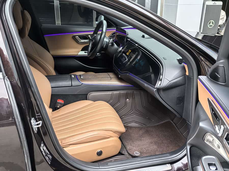 Mercedes-Benz E-Class 2024 E 300 L Luxury - zdjęcie 4