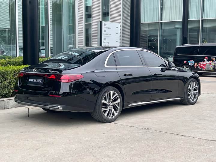 Mercedes-Benz E-Class 2025 E 300 L Fashion - zdjęcie 14
