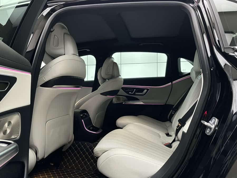 Mercedes-Benz E-Class 2025 E 300 L Luxury Sport - zdjęcie 15
