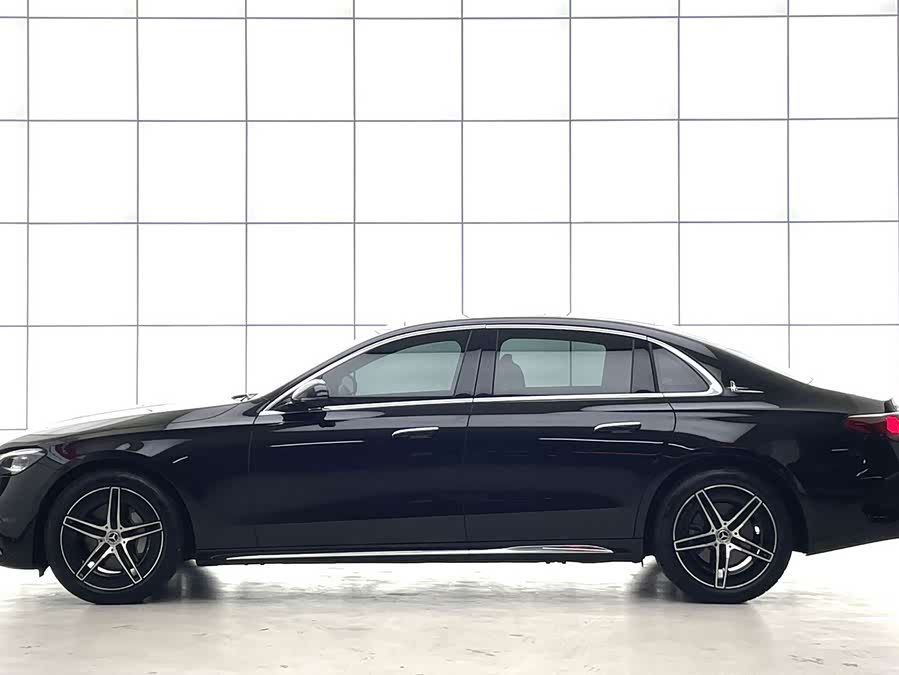 Mercedes-Benz E-Class 2025 E 300 L Luxury Sport - zdjęcie 19