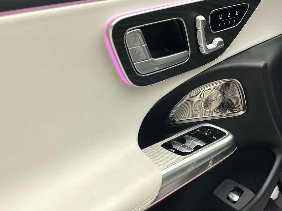 Mercedes-Benz E-Class 2025 E 300 L Luxury Sport - zdjęcie 8